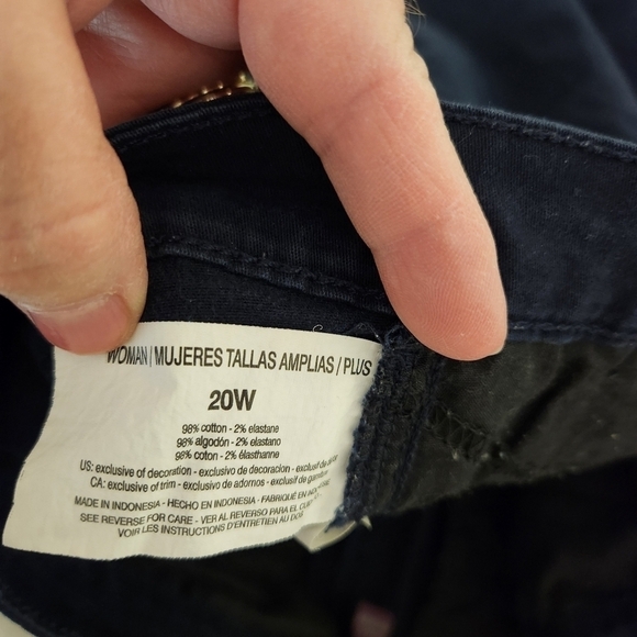 Gloria Vanderbilt Navy Shorts - Picture 4 of 7